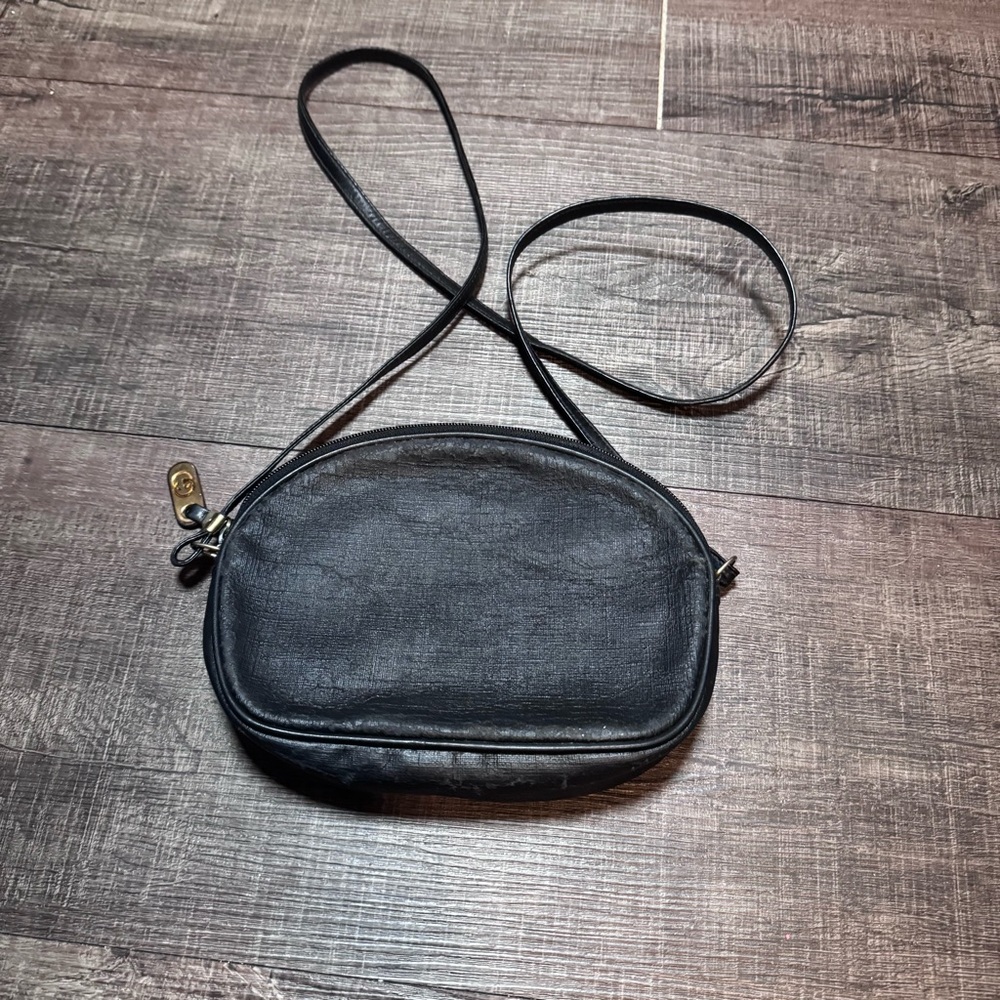Gucci Vintage 1980s Black Crossbody Bag - Picture 2 of 11